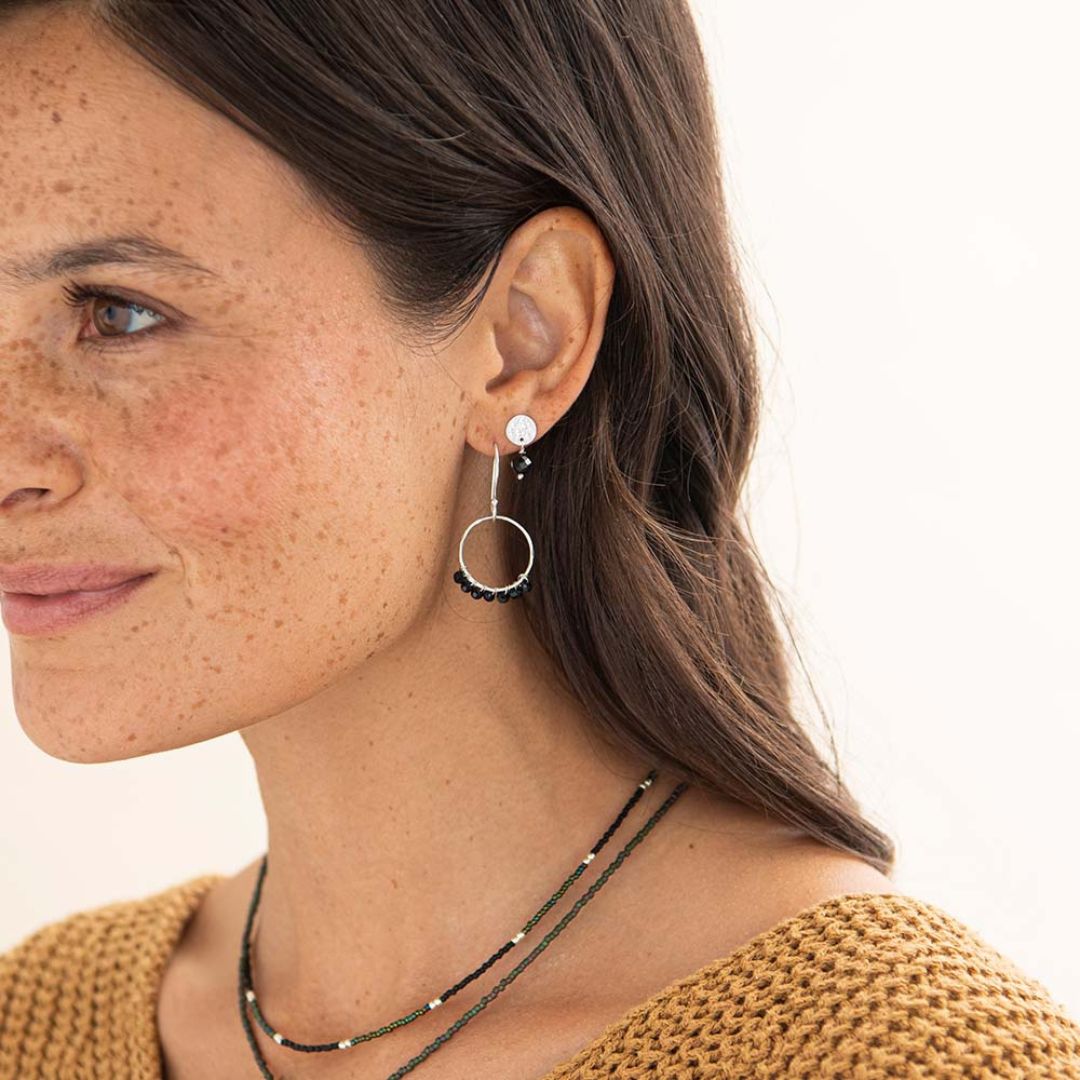 Compassion Svart Onyx hengende øredobber SF
