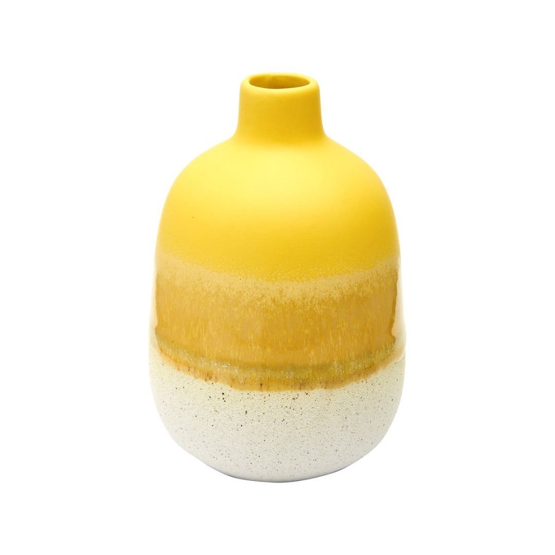 Liten gul vase i keramikk fra Sass & Belle