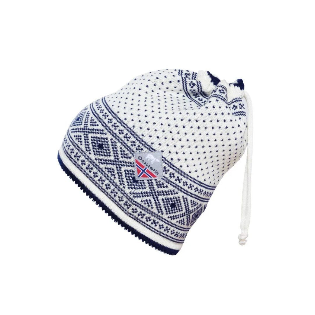 Multihat i hvit merinoull med mønster
