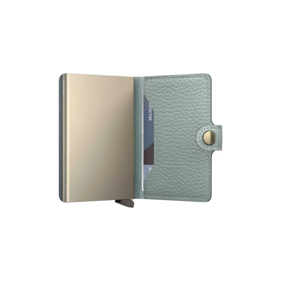 Secrid Miniwallet Pebble Sea Green åpen, viser og indre rom.