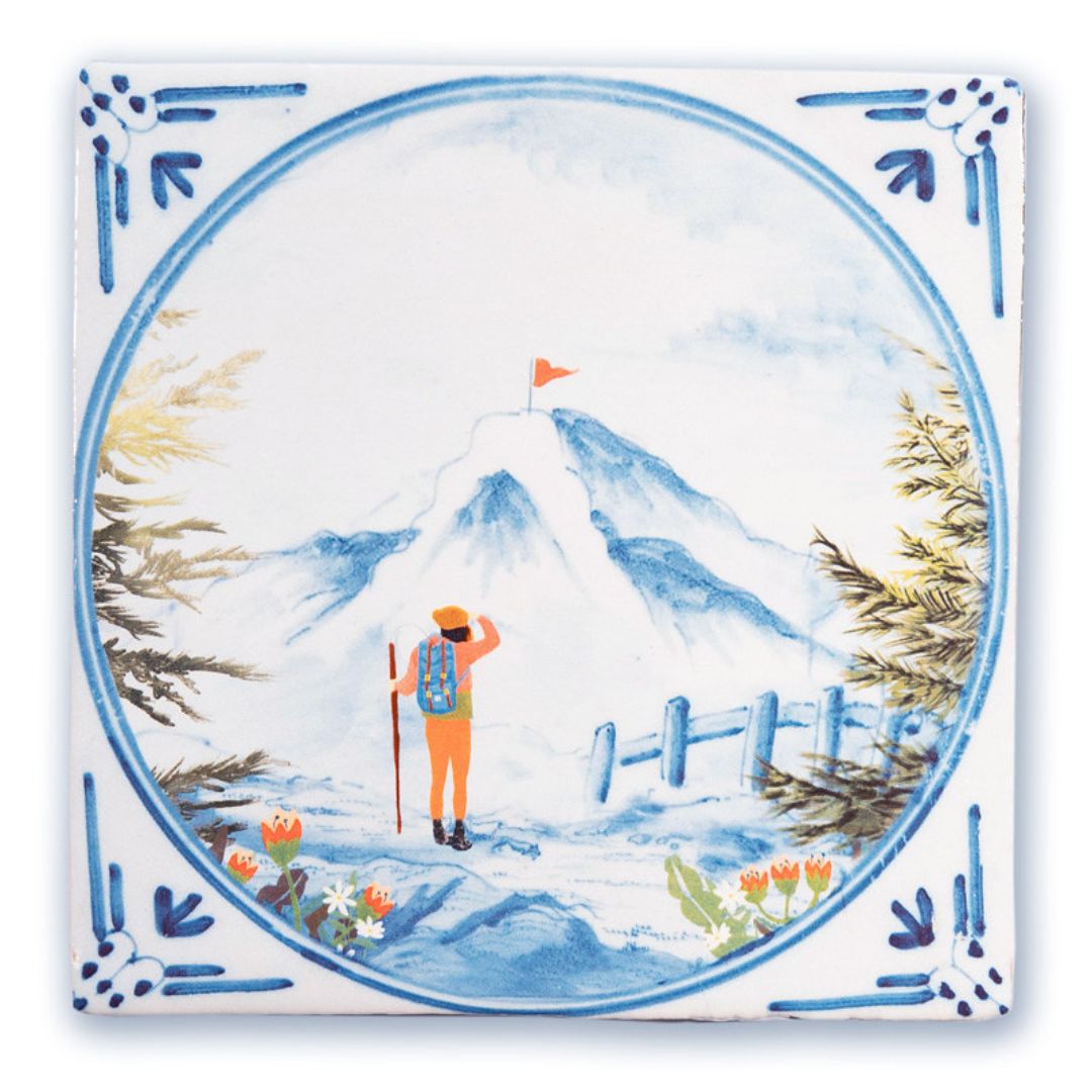 Keramisk StoryTile "Destination in sight", håndlaget flis med reisetema.