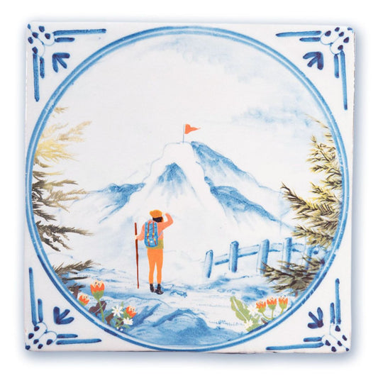 Keramisk StoryTile "Destination in sight", håndlaget flis med reisetema.
